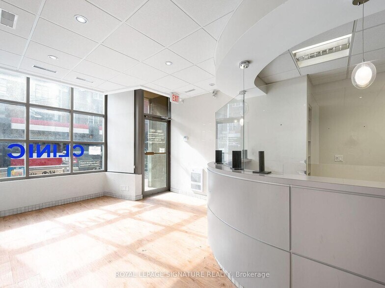 More Photos Of 1560 Queen St W, Toronto Storefront Retail Office For Lease