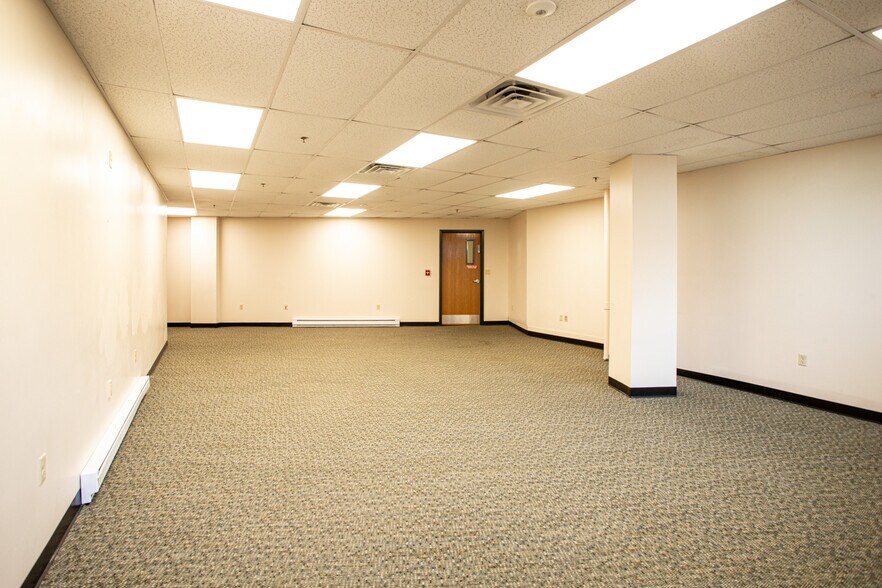 More Photos Of 139 S Main St, Fall River Office For Sale
