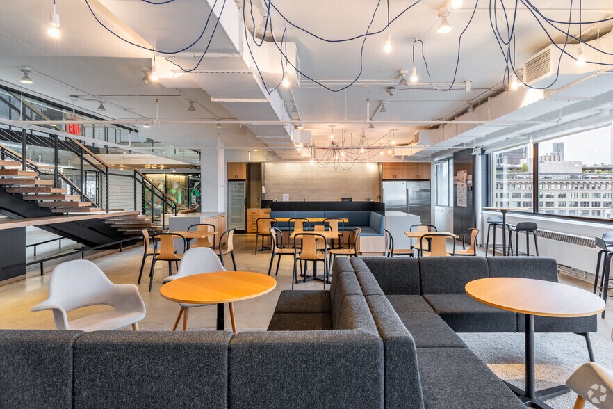 More Photos Of 55 Prospect St, Brooklyn Office For Lease