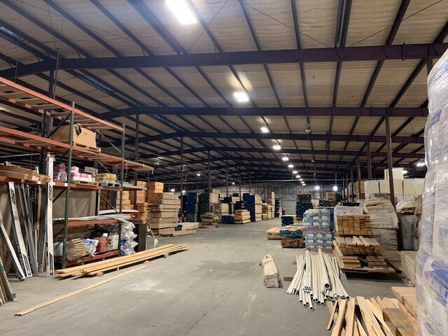 More Photos Of 600 Augustus St, Trenton Warehouse For Lease