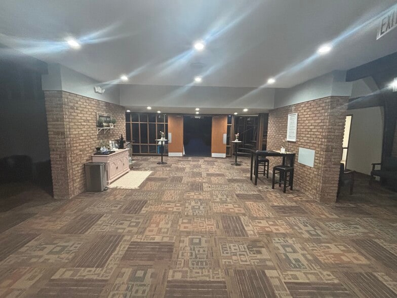 More Photos Of 961 E Maple St, Holly Religious Facility For Sale