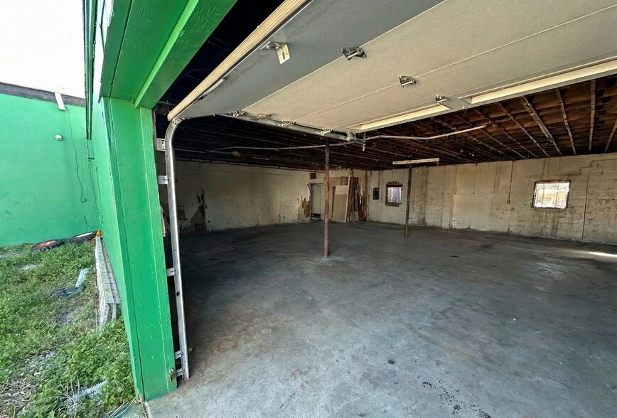 More Photos Of 13243 US Hwy 19, Hudson Auto Repair For Sale