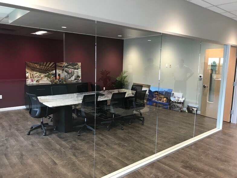 More Photos Of 22111 W State Highway 71, Spicewood Unknown For Lease