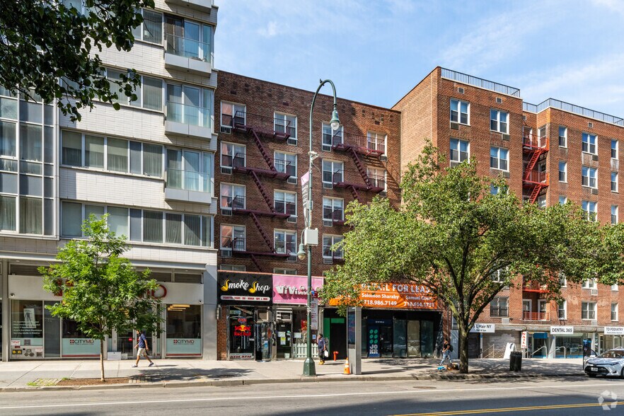 More Photos Of 18 W 14th St, New York Apartments For Lease