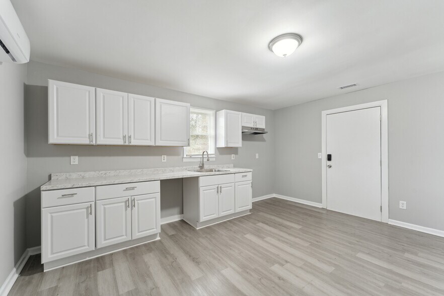 More Photos Of 816 W 38th St, Savannah Apartments For Sale