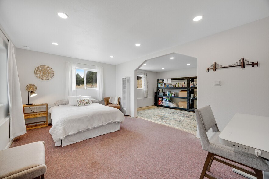 More Photos Of 129 Lower Pacific Dr, Whitethorn General Retail For Sale