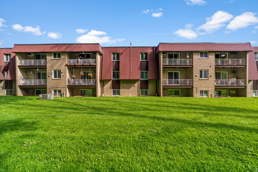 More Photos Of 5216 E Lake Rd, Sheffield Lake Apartments For Sale