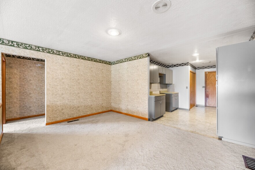 More Photos Of 106 Shadybrook Dr, Cheney Office For Sale