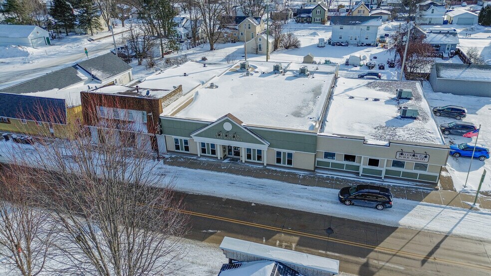 More Photos Of 122 E Lincoln Ave, Fall Creek Office For Sale