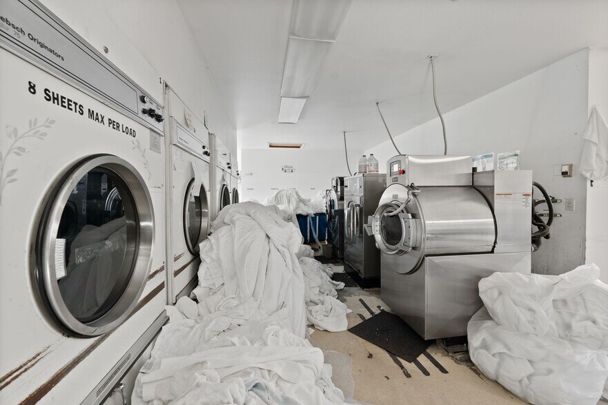 More Photos Of 3105 NE O. B. Riley Rd, Bend Hotel For Sale