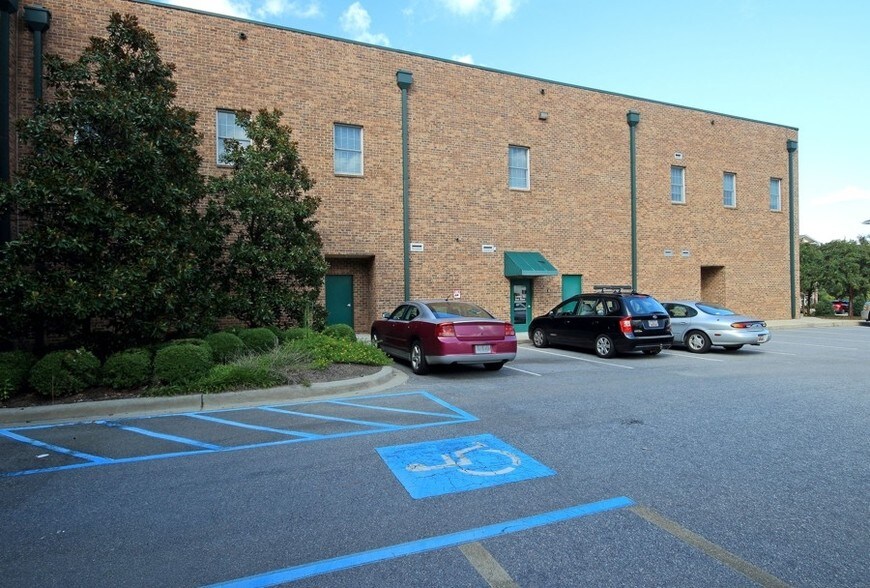 More Photos Of 300 Long Pointe Ln, Columbia Storefront Retail Office For Sale