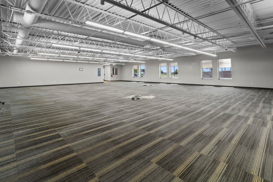 More Photos Of 8720 Robbins Rd, Indianapolis Warehouse For Sale