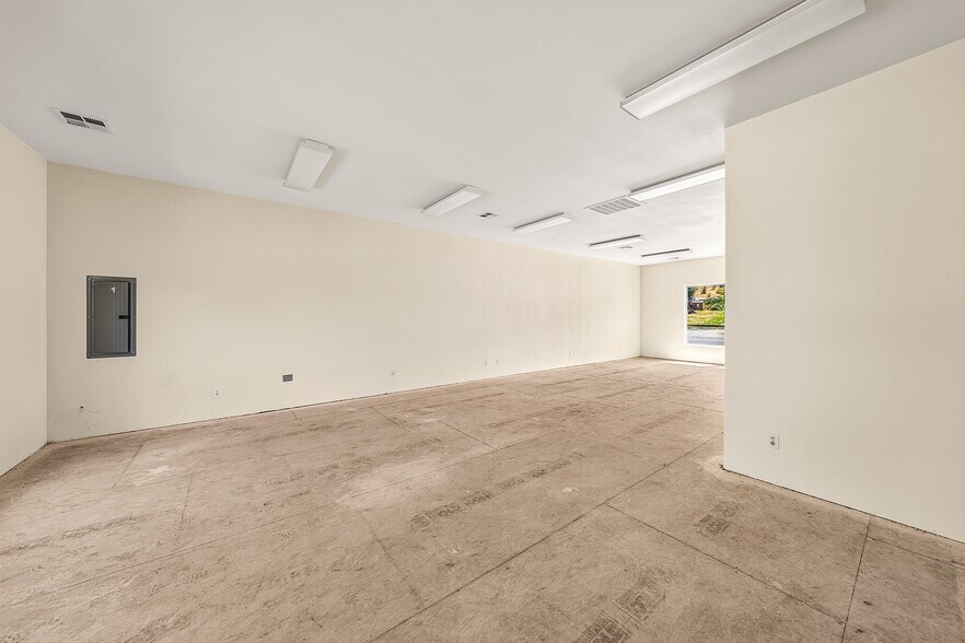 More Photos Of 209 S Old Pacific Hwy, Myrtle Creek Office For Sale