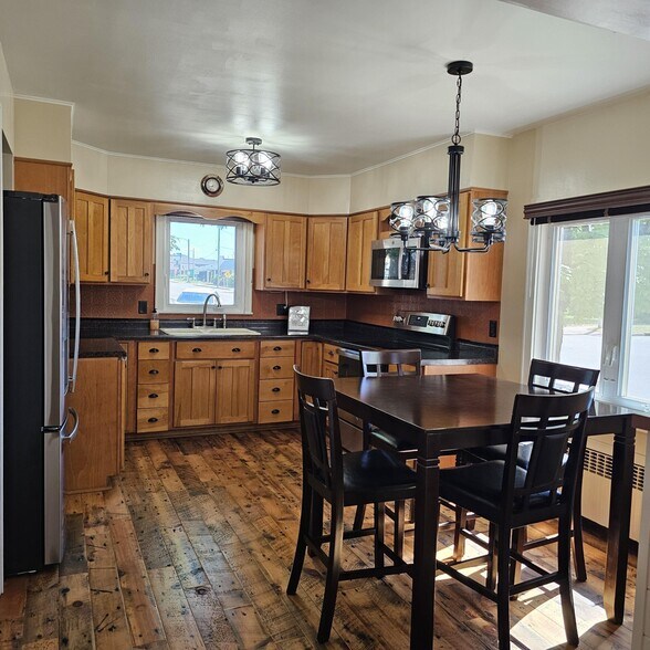 More Photos Of 504 S Pelham St, Rhinelander Freestanding For Sale