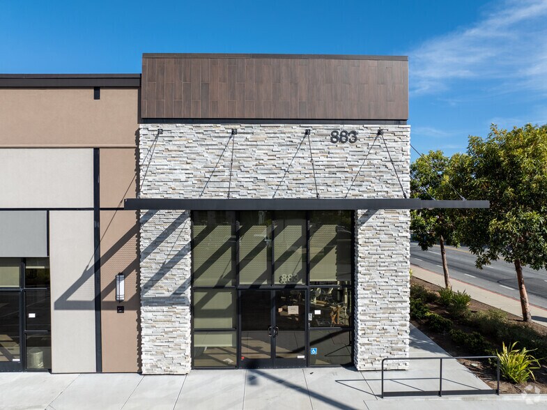 More Photos Of 883 E San Carlos Ave, San Carlos Flex For Sale