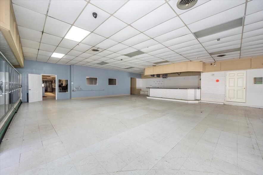 More Photos Of 100 W Main St, Fairfield Freestanding For Sale