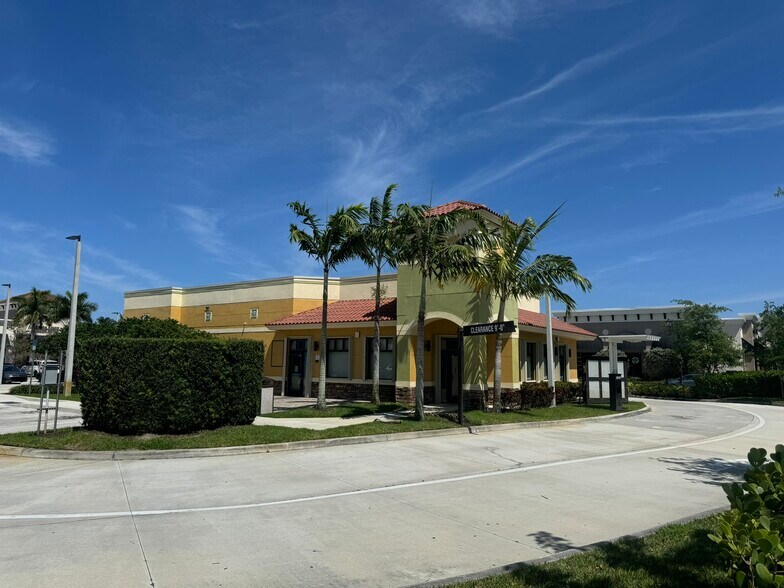 More Photos Of 8801 Boynton Beach Blvd, Boynton Beach Restaurant For Sale