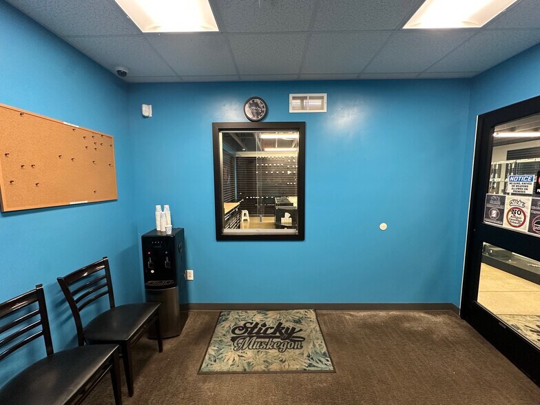 More Photos Of 1965 Peck St, Muskegon Medical For Sale