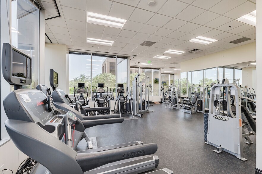 More Photos Of 10000 N Central Expy, Dallas Office Residential For Lease