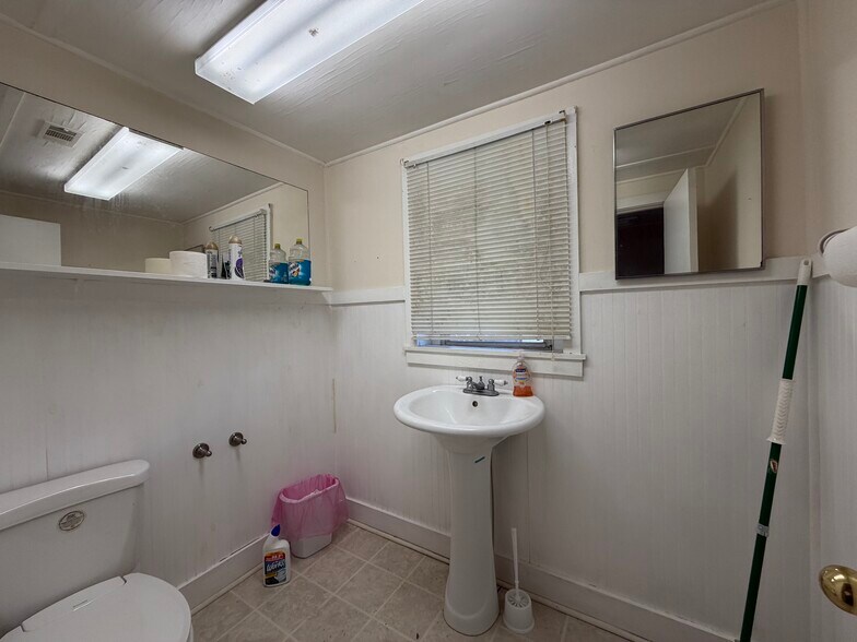 More Photos Of 201 Crispen Blvd, Brunswick Office For Sale