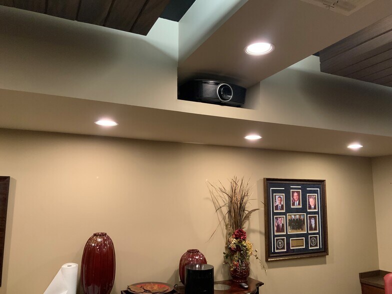 More Photos Of 2020 E Continental Blvd, Southlake Office For Lease