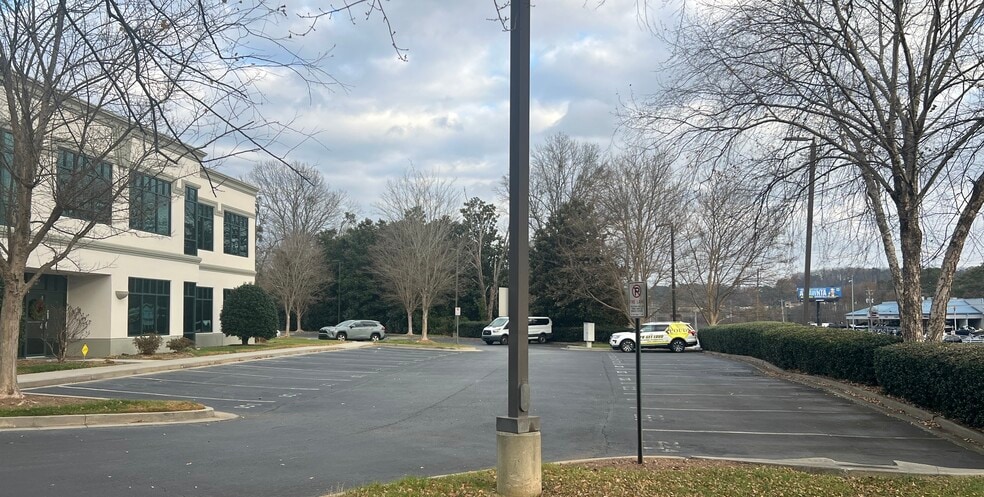 More Photos Of 1690 Roberts Blvd, Kennesaw Warehouse For Lease