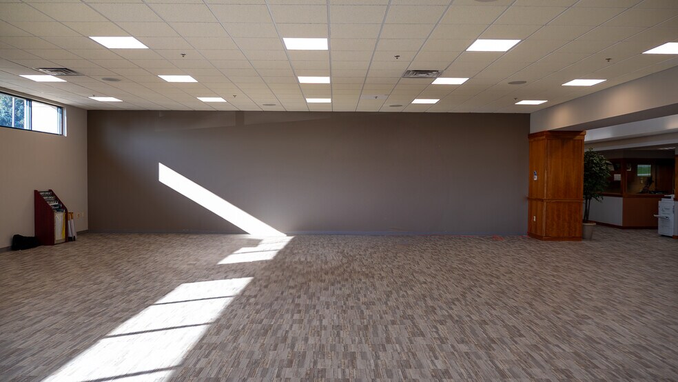 More Photos Of 5139 Highway 52 N, Rochester Freestanding For Lease