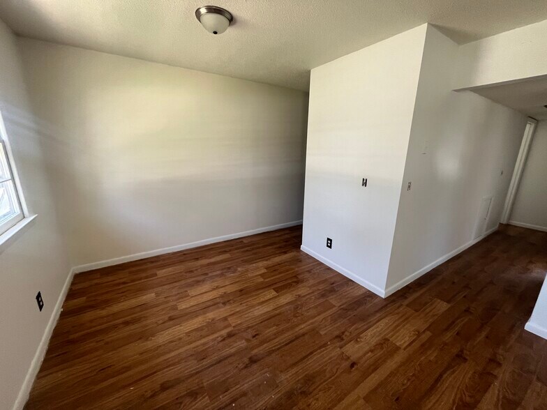 More Photos Of 408 S Mulberry St, Warrensburg Apartments For Sale