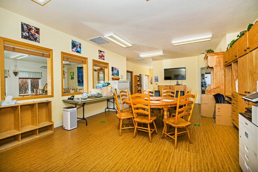 More Photos Of 137 McGhee Rd, Sandpoint Storefront Retail Office For Sale