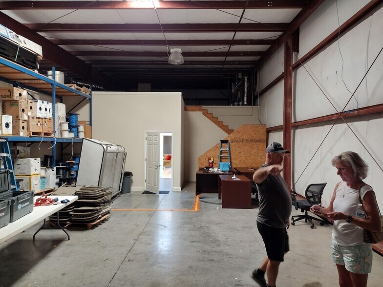 More Photos Of 5207 Belle Wood Ct, Buford Warehouse For Lease