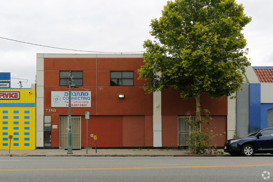 More Photos Of 7350 Reseda Blvd, Reseda Schools For Lease
