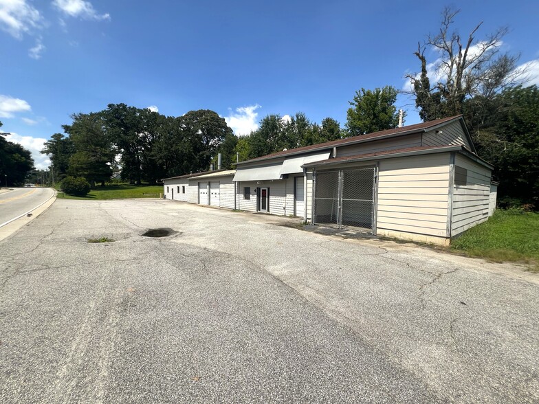 More Photos Of 5304 N Main St, Acworth Auto Repair For Sale