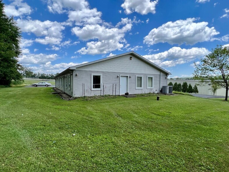 More Photos Of 1980 Pa-54 Hwy, Montgomery Office For Sale