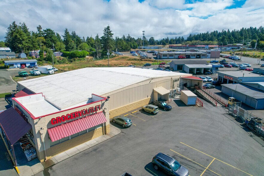 More Photos Of 1385 Newmark Ave, Coos Bay Supermarket For Sale