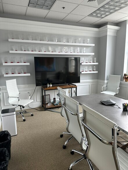 More Photos Of 16740 Birkdale Commons Pky, Huntersville Office Residential For Lease