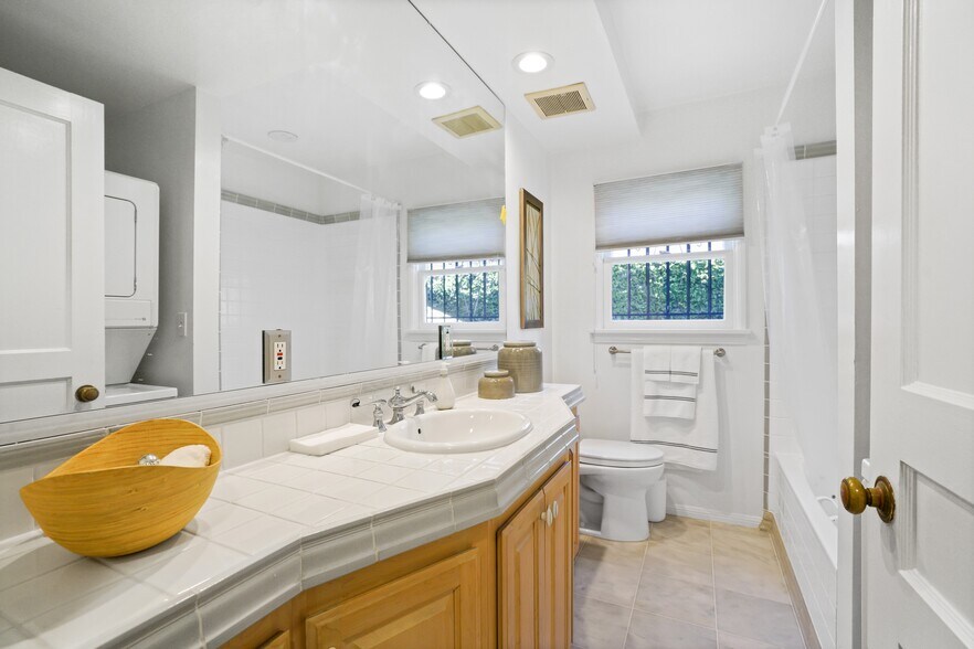 More Photos Of 342 N Oakhurst Dr, Beverly Hills Apartments For Sale