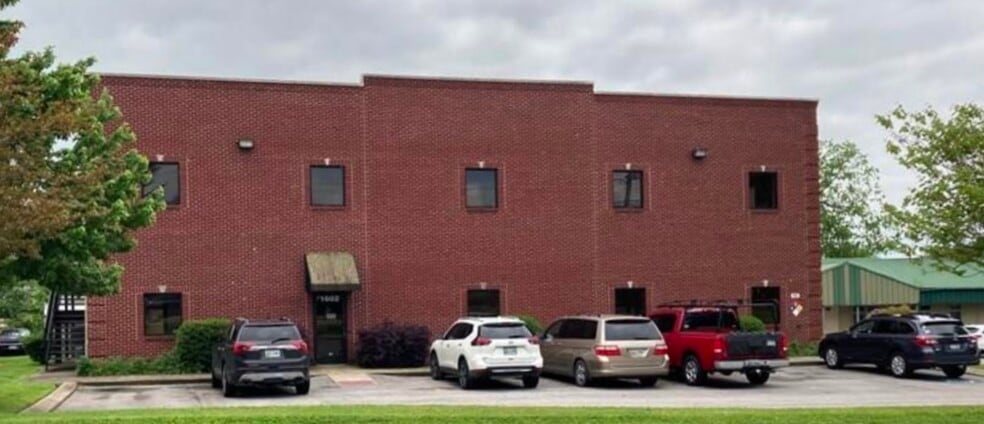Primary Photo Of 1602 Hatcher Ln, Columbia Medical For Sale