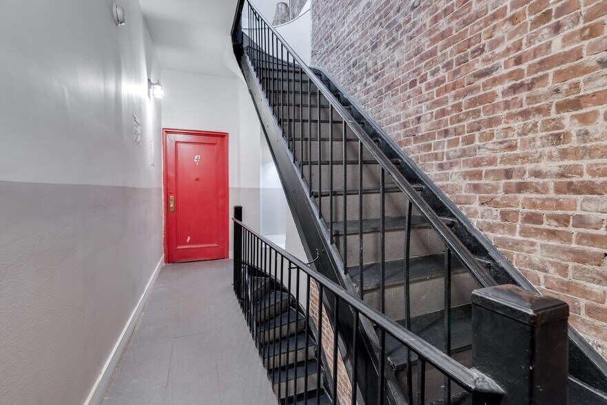More Photos Of 946 Fulton St, Brooklyn Apartments For Sale