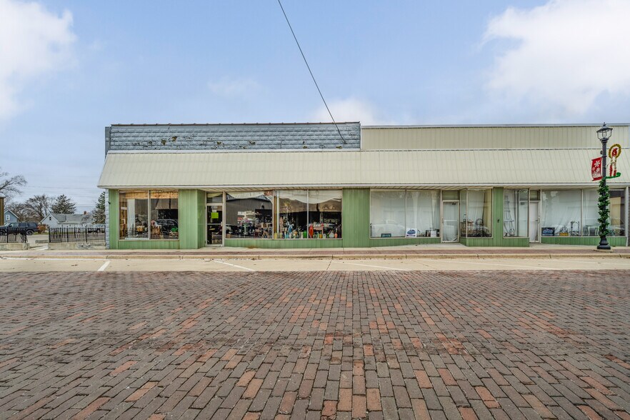 More Photos Of 9004 First St, Baroda General Retail For Sale
