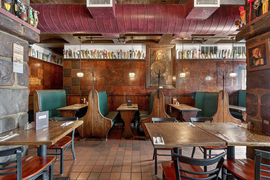 More Photos Of 671-673 Broadway, Bayonne Bar For Sale