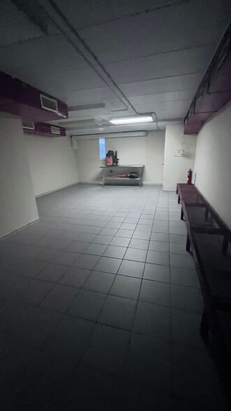 More Photos Of 2072 Steinway St, Astoria Sports And Entertainment For Sale