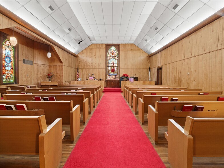 More Photos Of 307 Broadnax St, Daingerfield Religious Facility For Sale