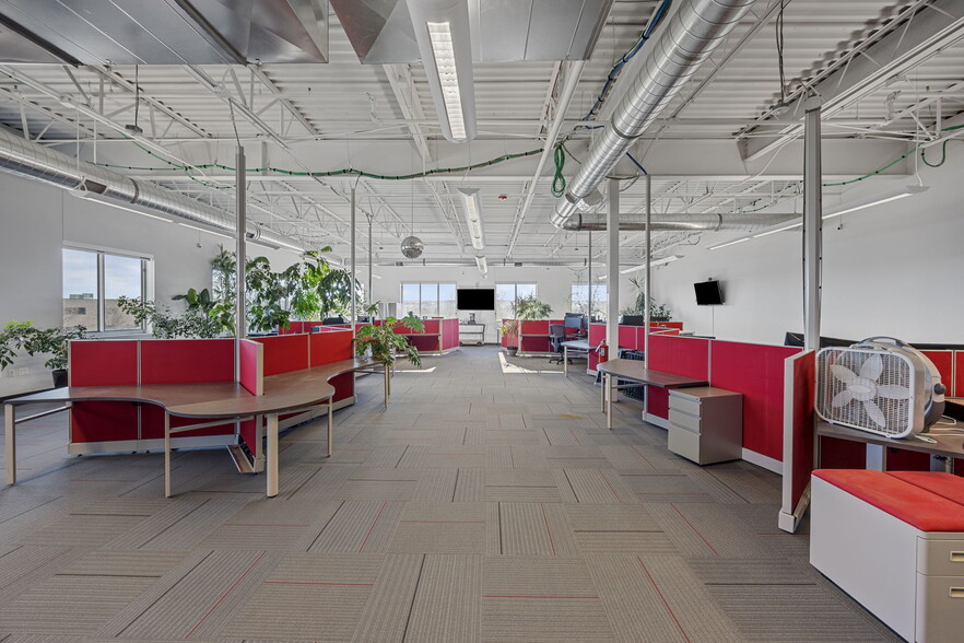 More Photos Of 6333 Dry Creek Pky, Niwot Manufacturing For Lease