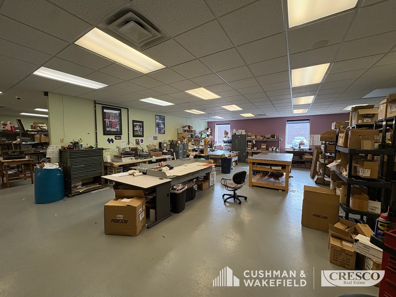More Photos Of 9257 Midwest Ave, Garfield Heights Showroom For Sale