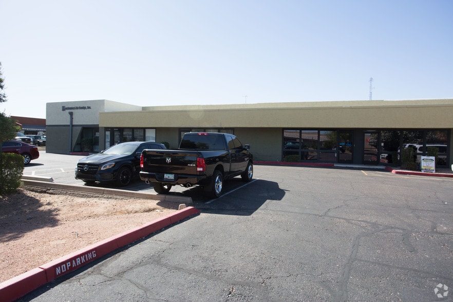 More Photos Of 7735 E Gelding Dr, Scottsdale Warehouse For Lease