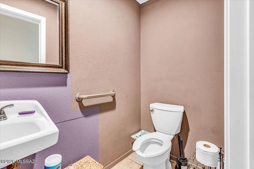 More Photos Of 2561-2563 E Fort Lowell Rd, Tucson Freestanding For Sale