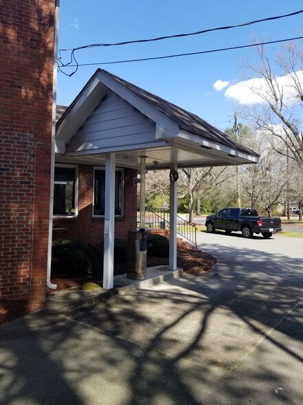 More Photos Of 1112 E Ash St, Goldsboro Office For Sale