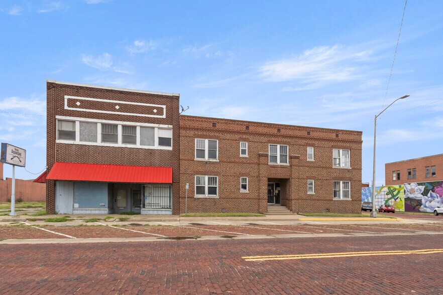 More Photos Of 201 N 3rd St, Ponca City Apartments For Sale