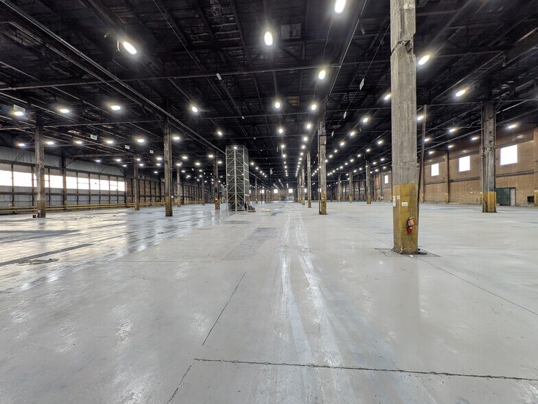 More Photos Of 2000-2009 Elmwood Ave, Sharon Hill Warehouse For Sale