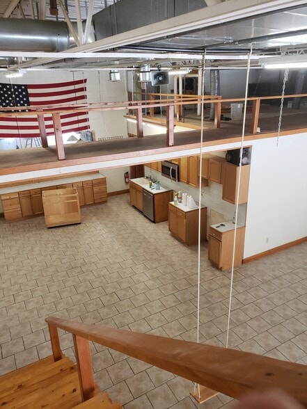 More Photos Of 37 Lark Industrial Pky, Greenville Warehouse For Sale